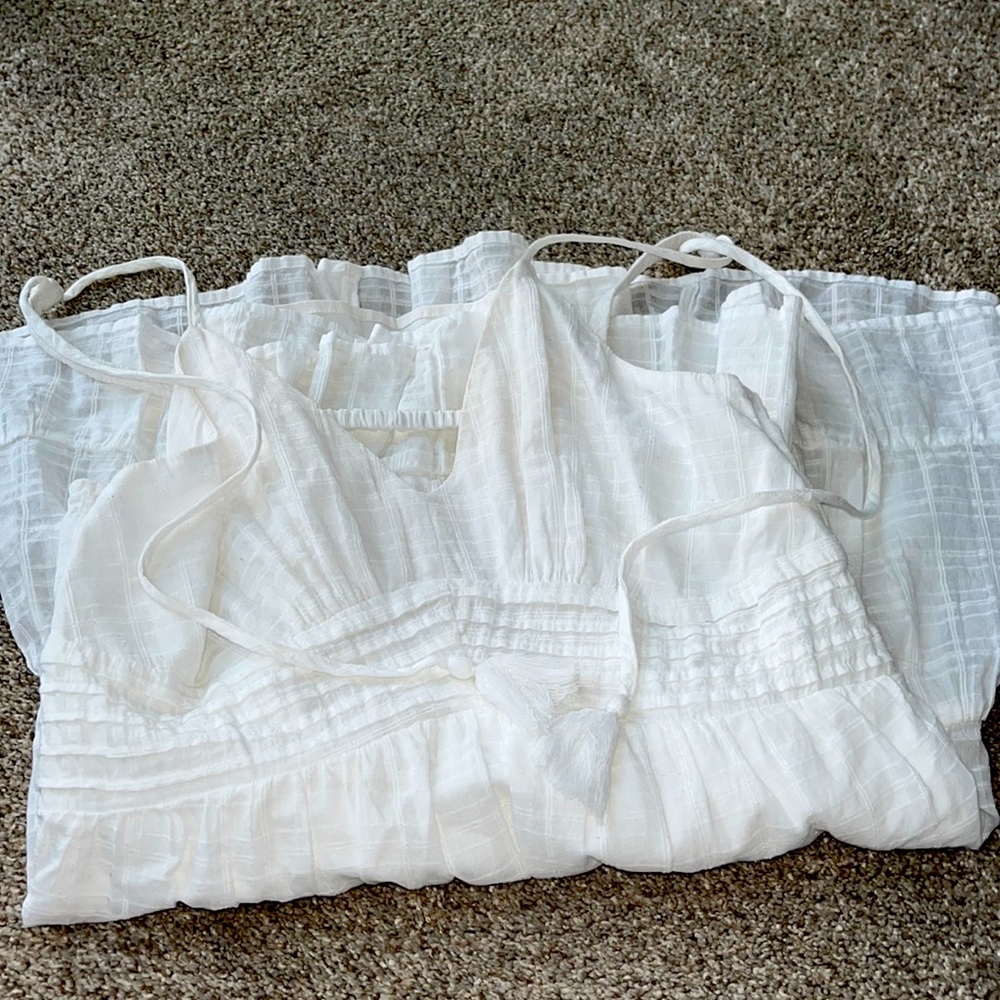 AMERICAN EAGLE WHITE DRESS